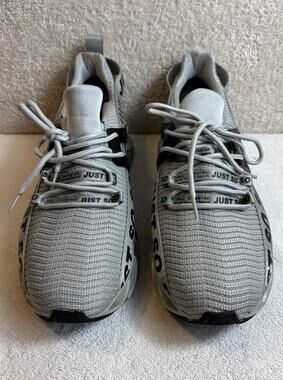 Just So So Men’s Running/Walking No Slip Sneakers Shoe White Size 42